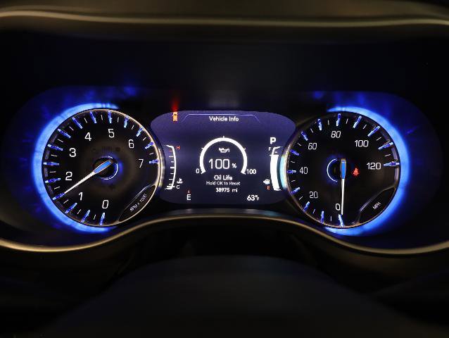 Used 2022 Chrysler Pacifica Touring-L w/ Uconnect Theater Family Group AWD/4WD image 15