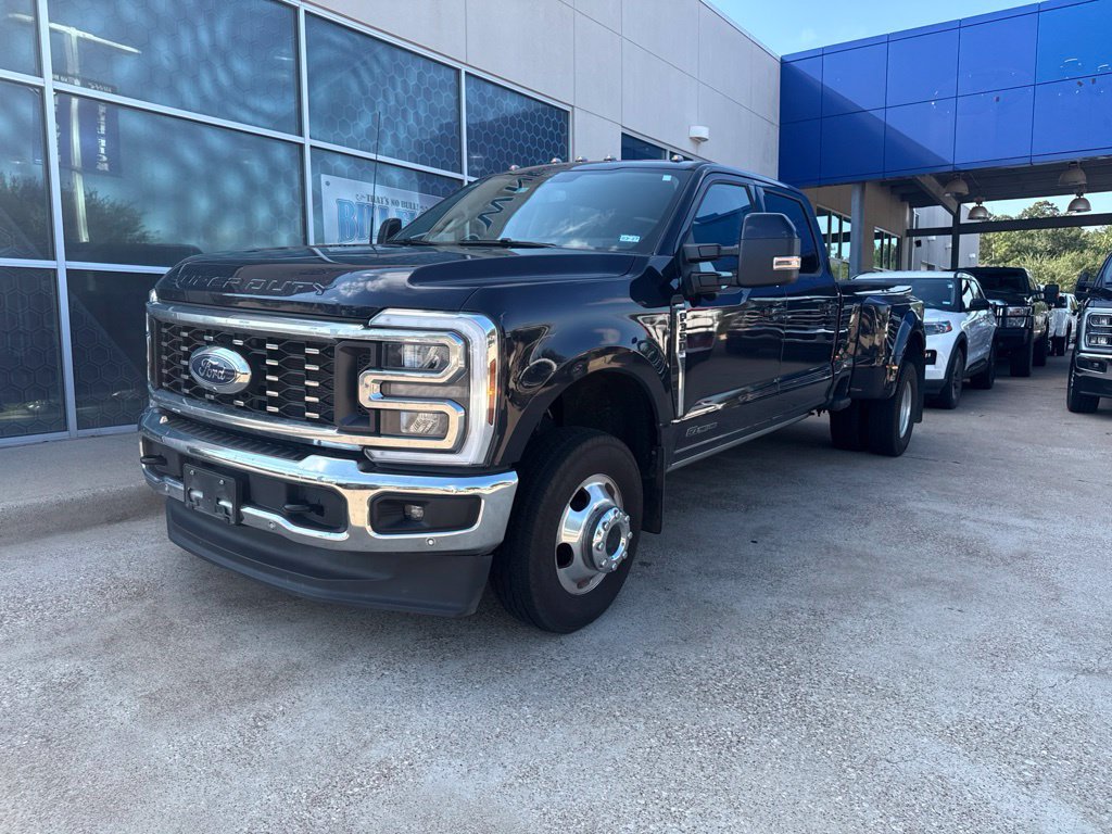Certified 2025 Ford F350 Lariat w/ Lariat Ultimate Package AWD/4WD image 2