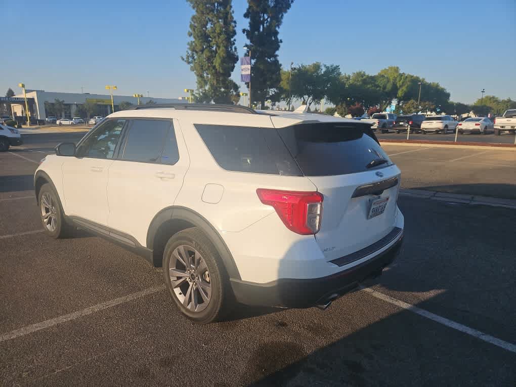 Certified 2023 Ford Explorer XLT w/ Equipment Group 202A AWD/4WD image 5