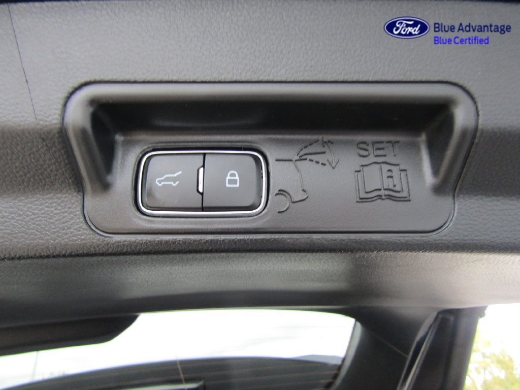 Certified 2024 Ford Explorer XLT w/ Equipment Group 202A AWD/4WD image 39