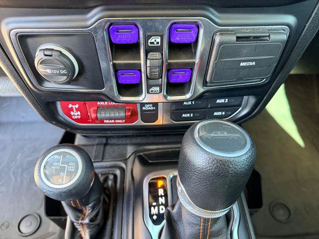 Used 2022 Jeep Gladiator Mojave w/ Cold Weather Group AWD/4WD image 16