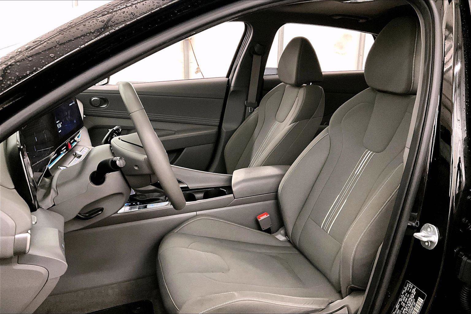 Used 2024 Hyundai Elantra SEL w/ Convenience Package image 24