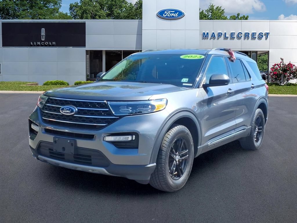 Certified 2023 Ford Explorer XLT w/ Equipment Group 202A AWD/4WD image 2