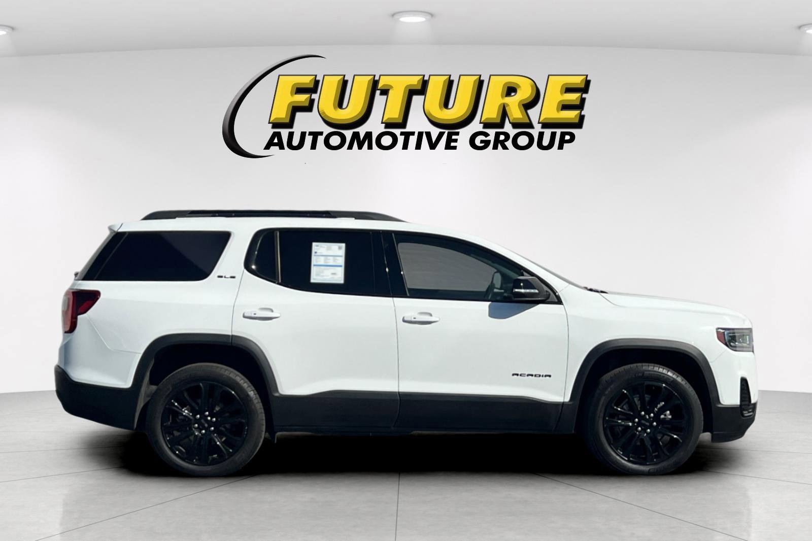 Used 2023 GMC Acadia SLE w/ Driver Convenience Package image 6