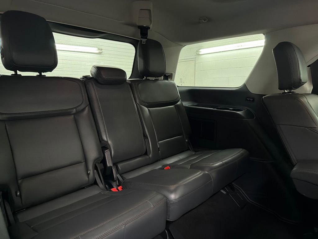Certified 2025 Ford Expedition Active image 33
