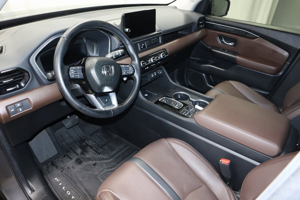 Used 2025 Honda Pilot Elite image 25