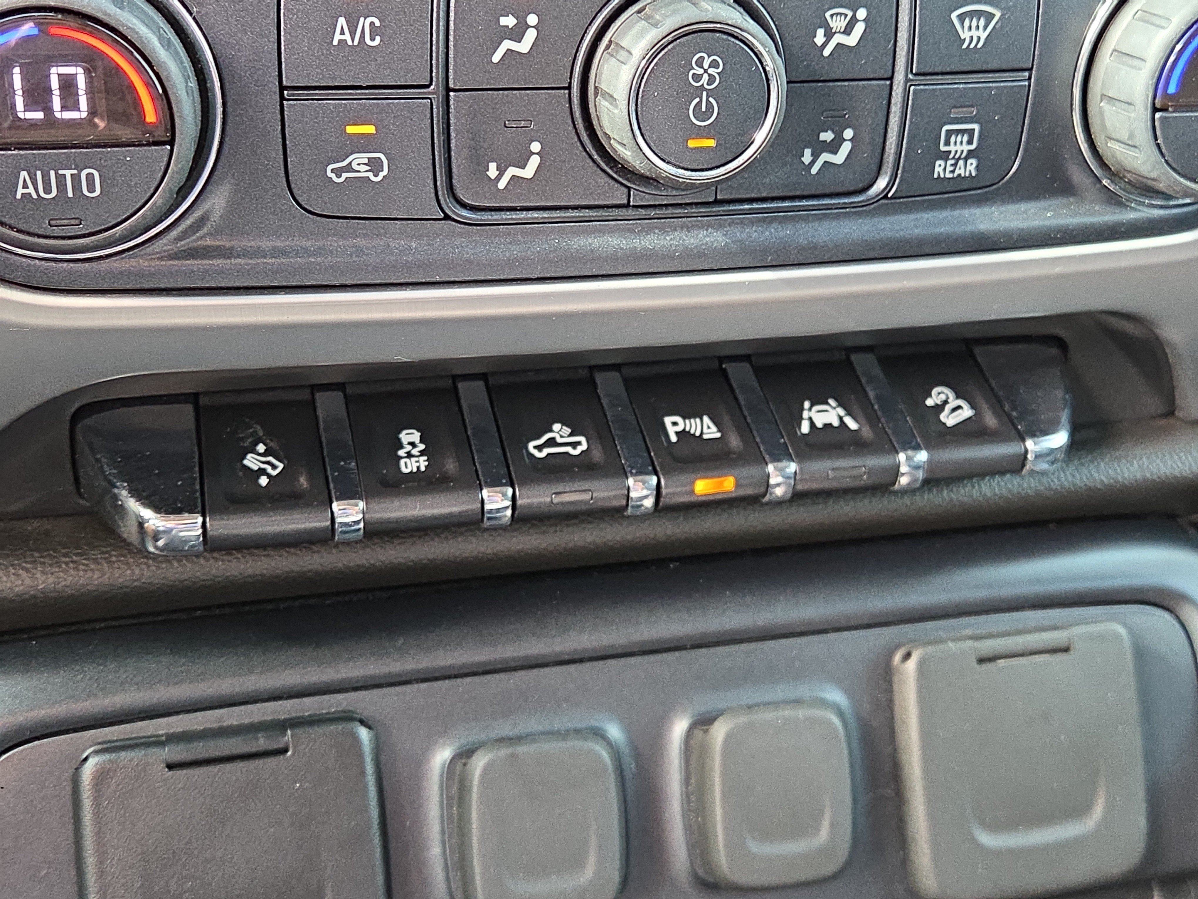 Used 2018 GMC Sierra 1500 SLT AWD/4WD image 27