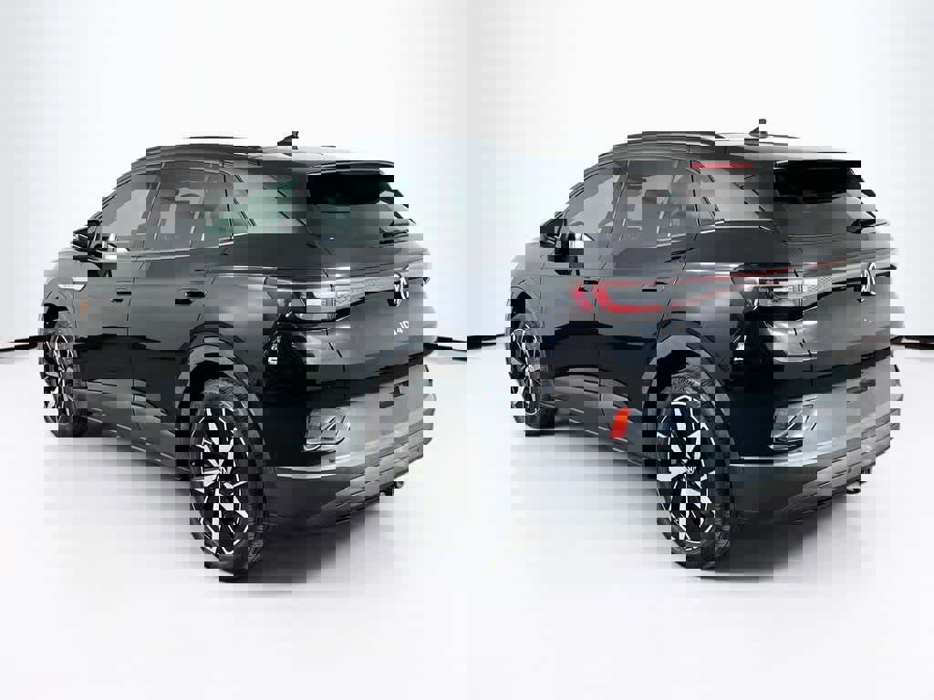 Used 2023 Volkswagen ID.4 Pro S AWD/4WD image 3