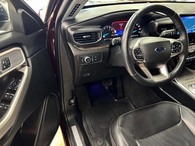 Certified 2022 Ford Explorer Limited w/ Equipment Group 301A image 9