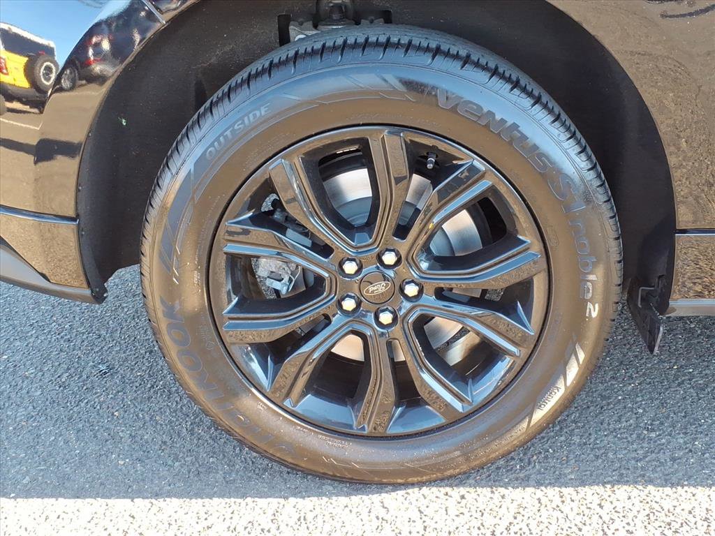 Certified 2022 Ford Edge SE w/ Black Appearance Package image 8