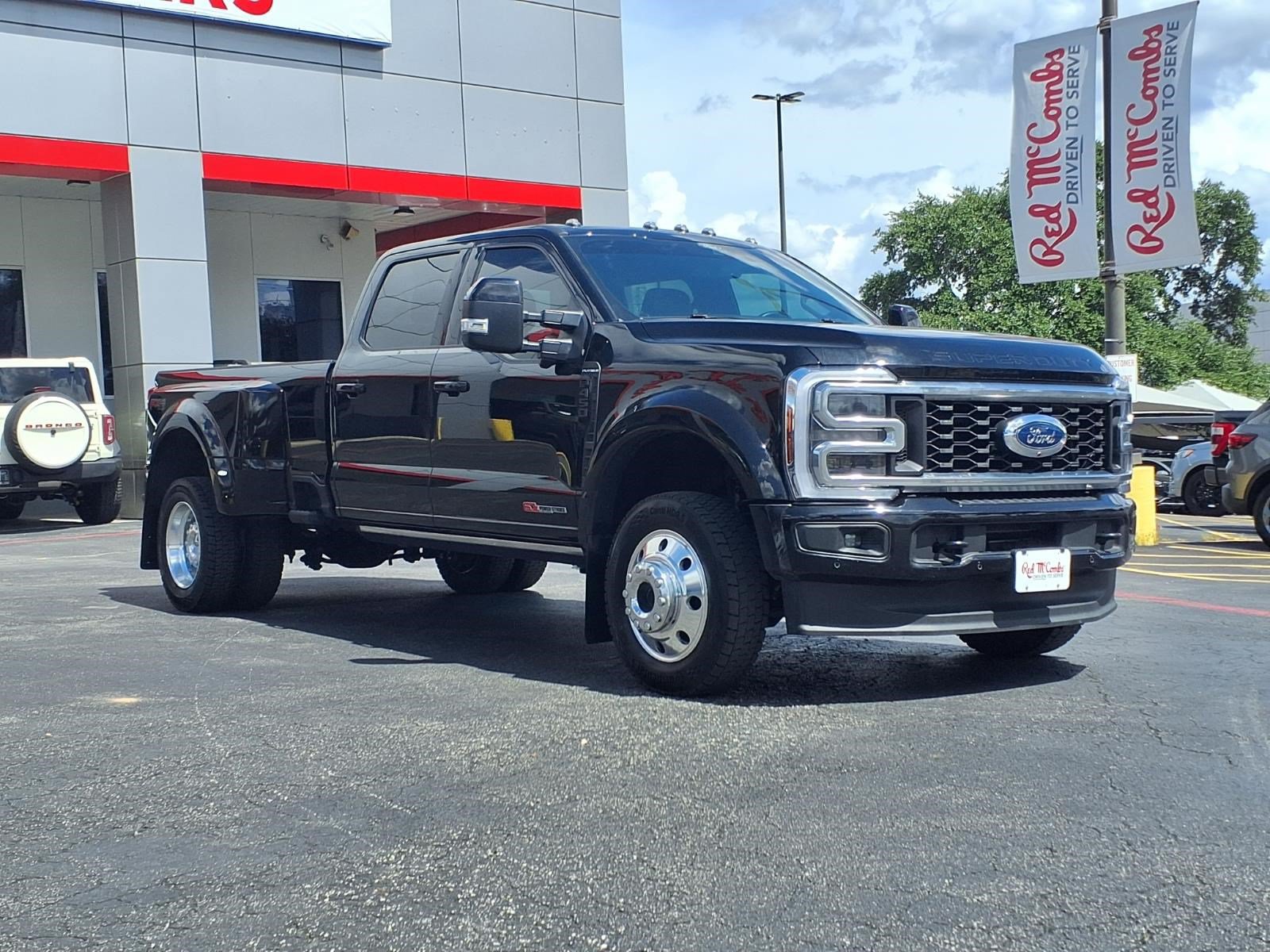 Certified 2026 Ford F450 Platinum w/ FX4 Off-Road Package AWD/4WD image 4