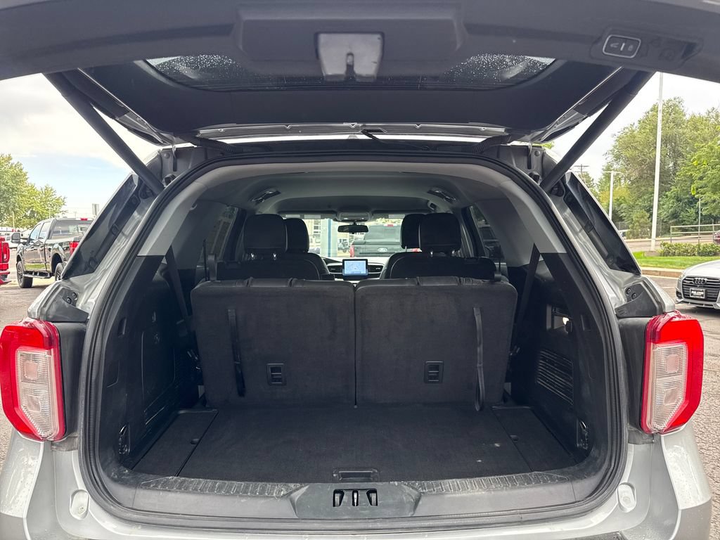 Certified 2023 Ford Explorer XLT w/ Equipment Group 202A AWD/4WD image 8