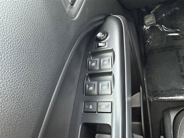 Used 2022 Chevrolet Colorado LT AWD/4WD image 18
