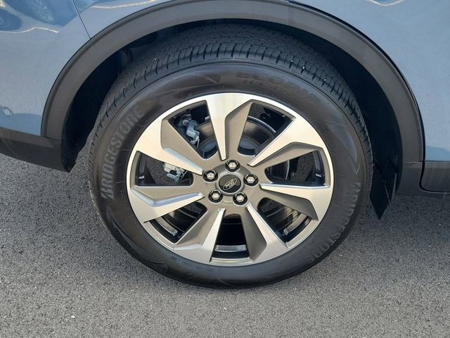 Certified 2024 Ford Escape Platinum w/ Premium Technology Package AWD/4WD image 5