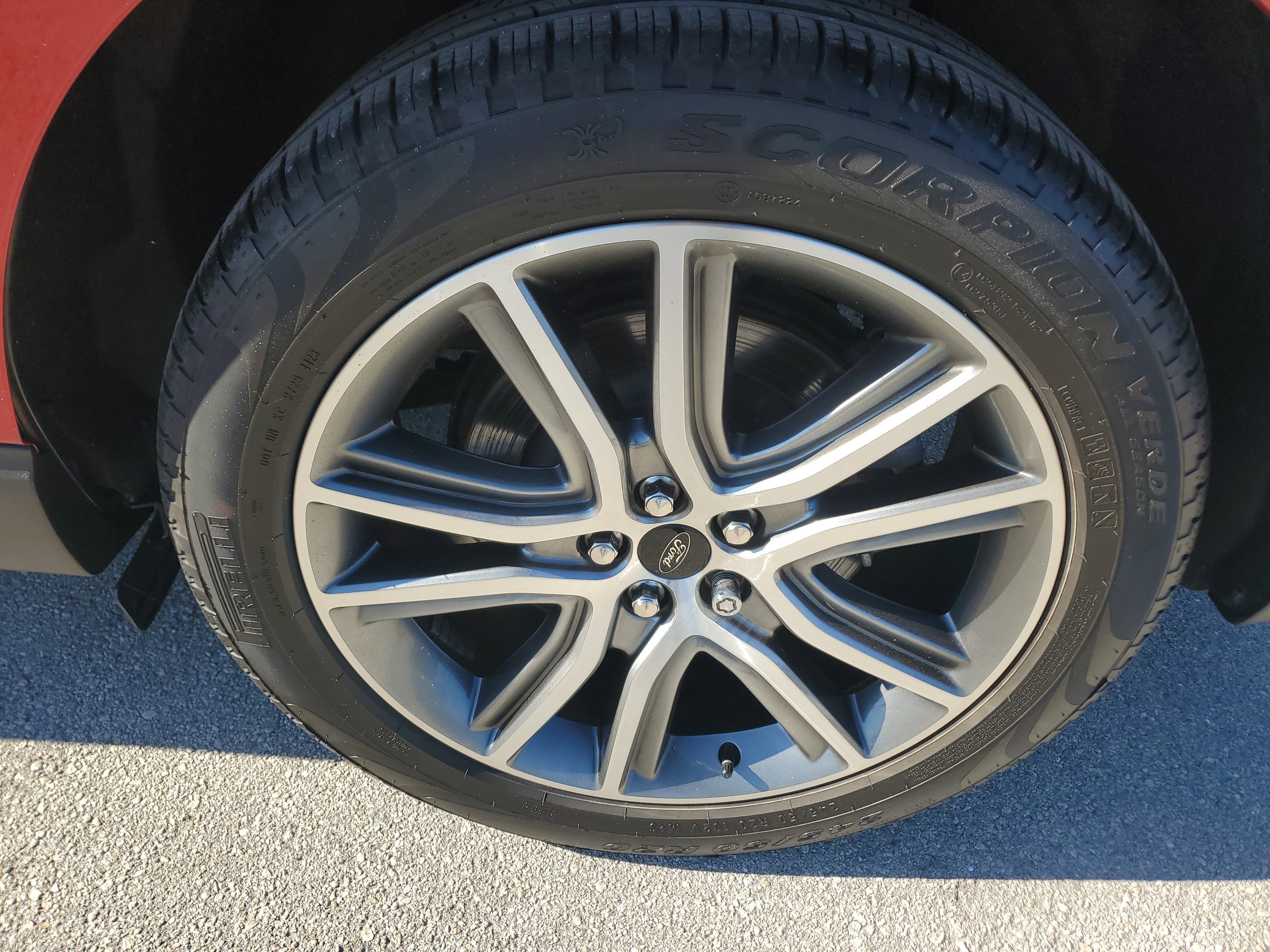 Certified 2024 Ford Edge Titanium w/ Equipment Group 301A image 9