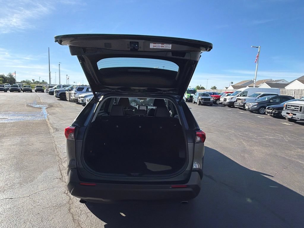 Used 2019 Toyota RAV4 XLE Premium w/ Cold Weather Package AWD/4WD image 50