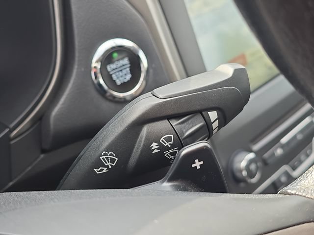Certified 2018 Ford Fusion SE w/ Fusion SE Technology Package FWD image 14