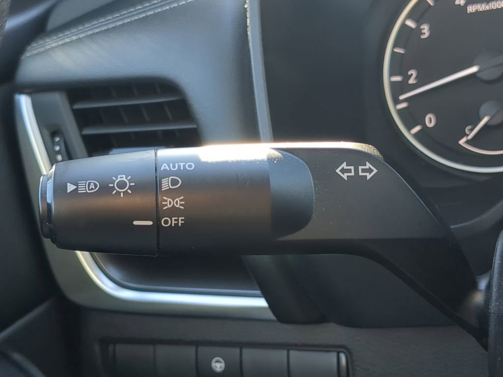 Used 2024 Nissan Rogue SV AWD/4WD image 28