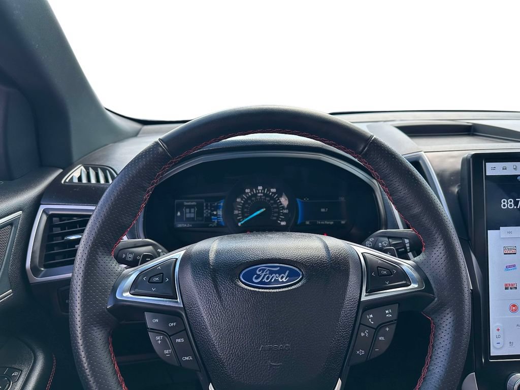 Certified 2024 Ford Edge ST-Line w/ Class II Trailer Tow Package AWD/4WD image 18