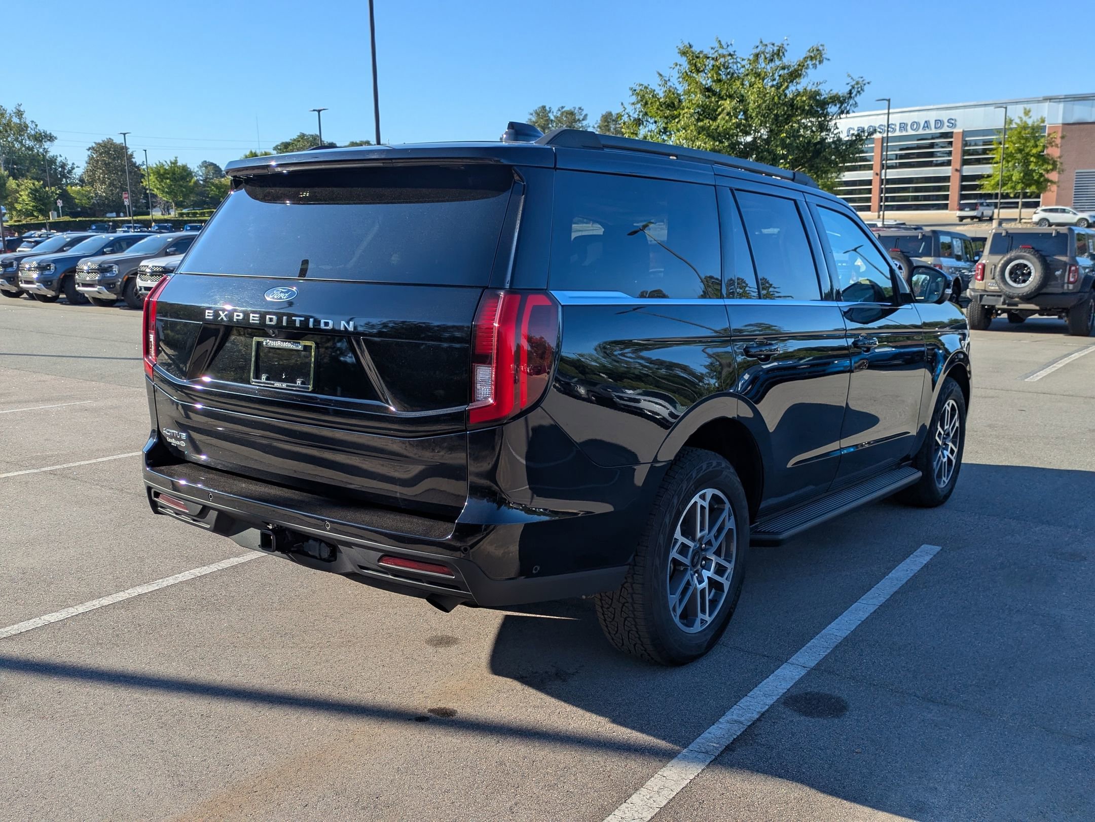 Certified 2025 Ford Expedition Active AWD/4WD image 4