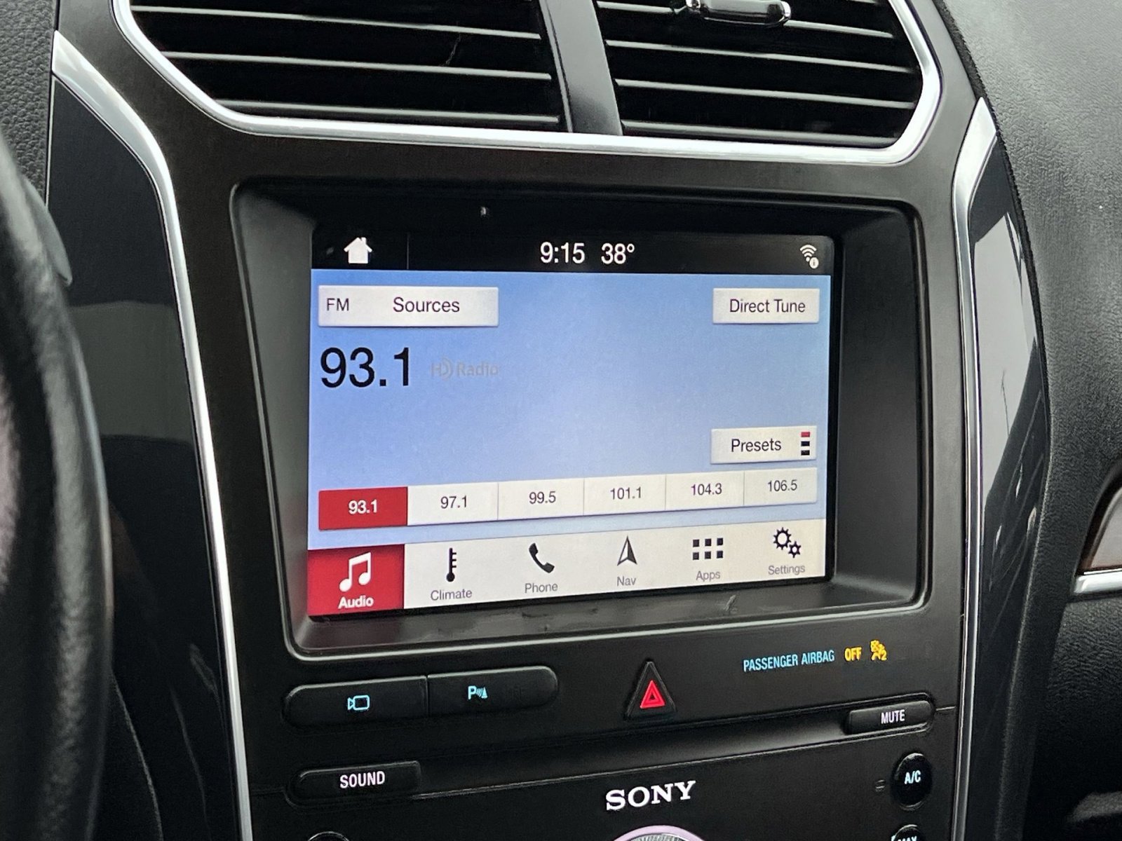 Certified 2019 Ford Explorer Limited w/ Class III Trailer Tow Package image 18