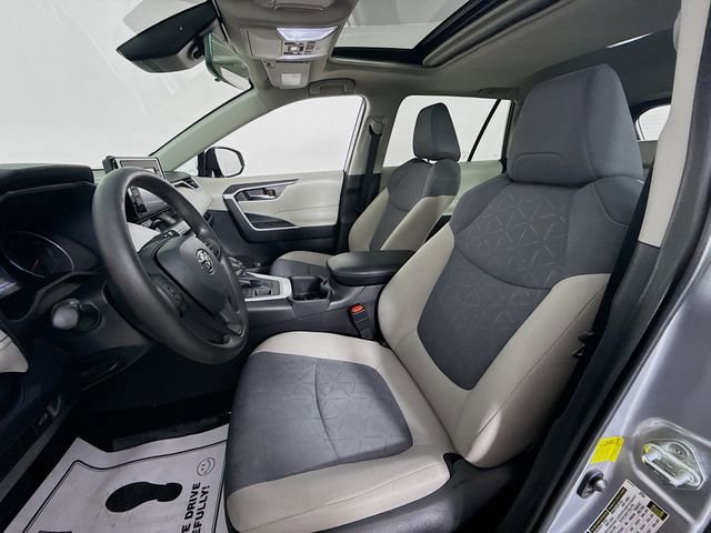 Used 2022 Toyota RAV4 XLE image 19