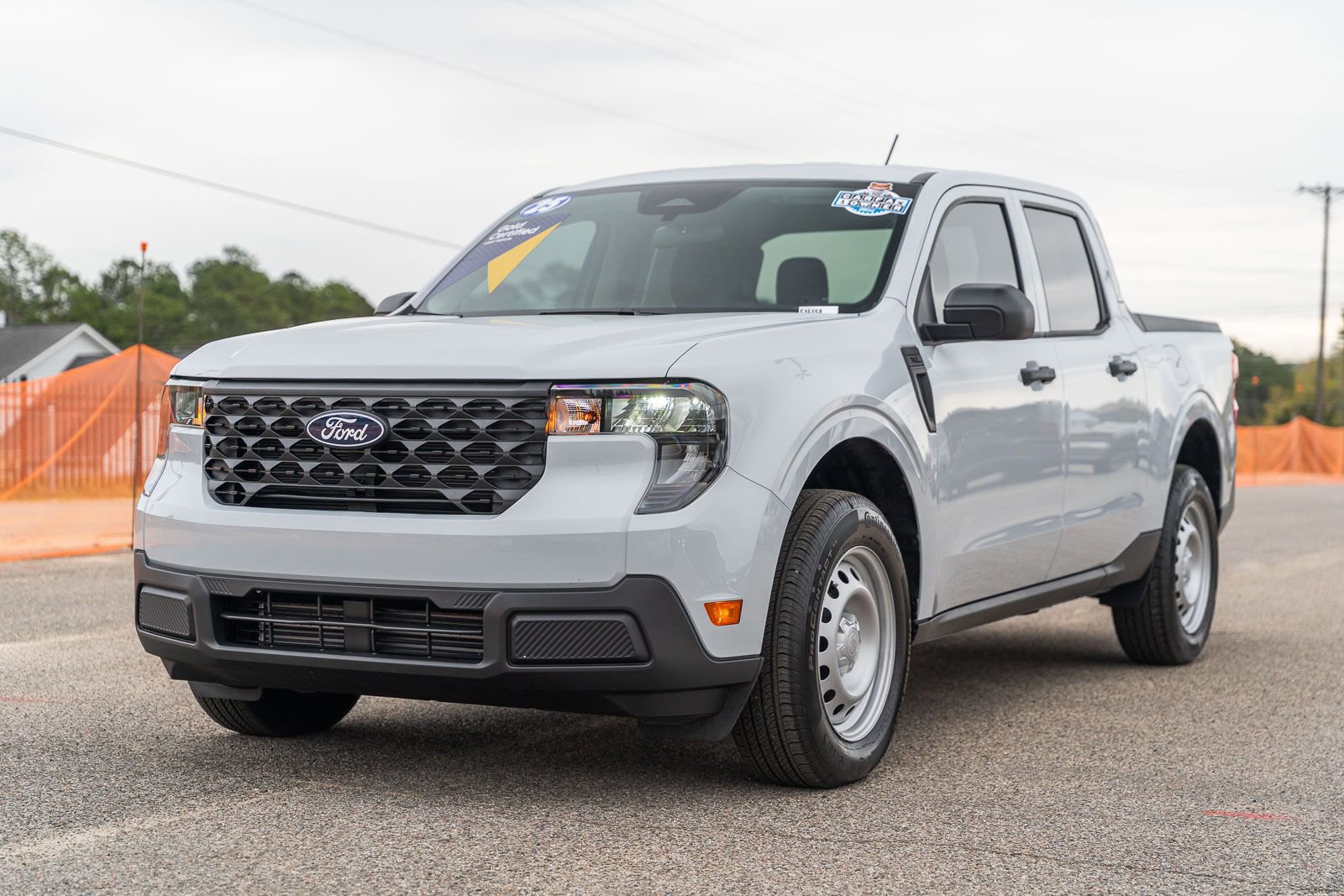 Certified 2025 Ford Maverick XL w/ Equipment Group 102A AWD/4WD image 3