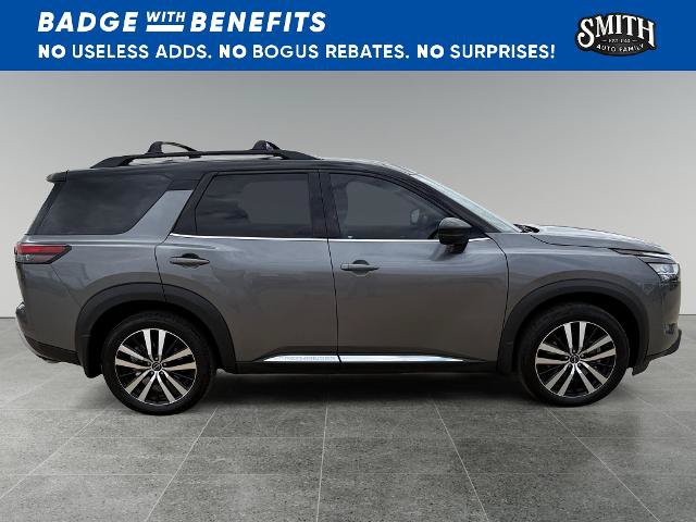 Used 2024 Nissan Pathfinder Platinum AWD/4WD image 3