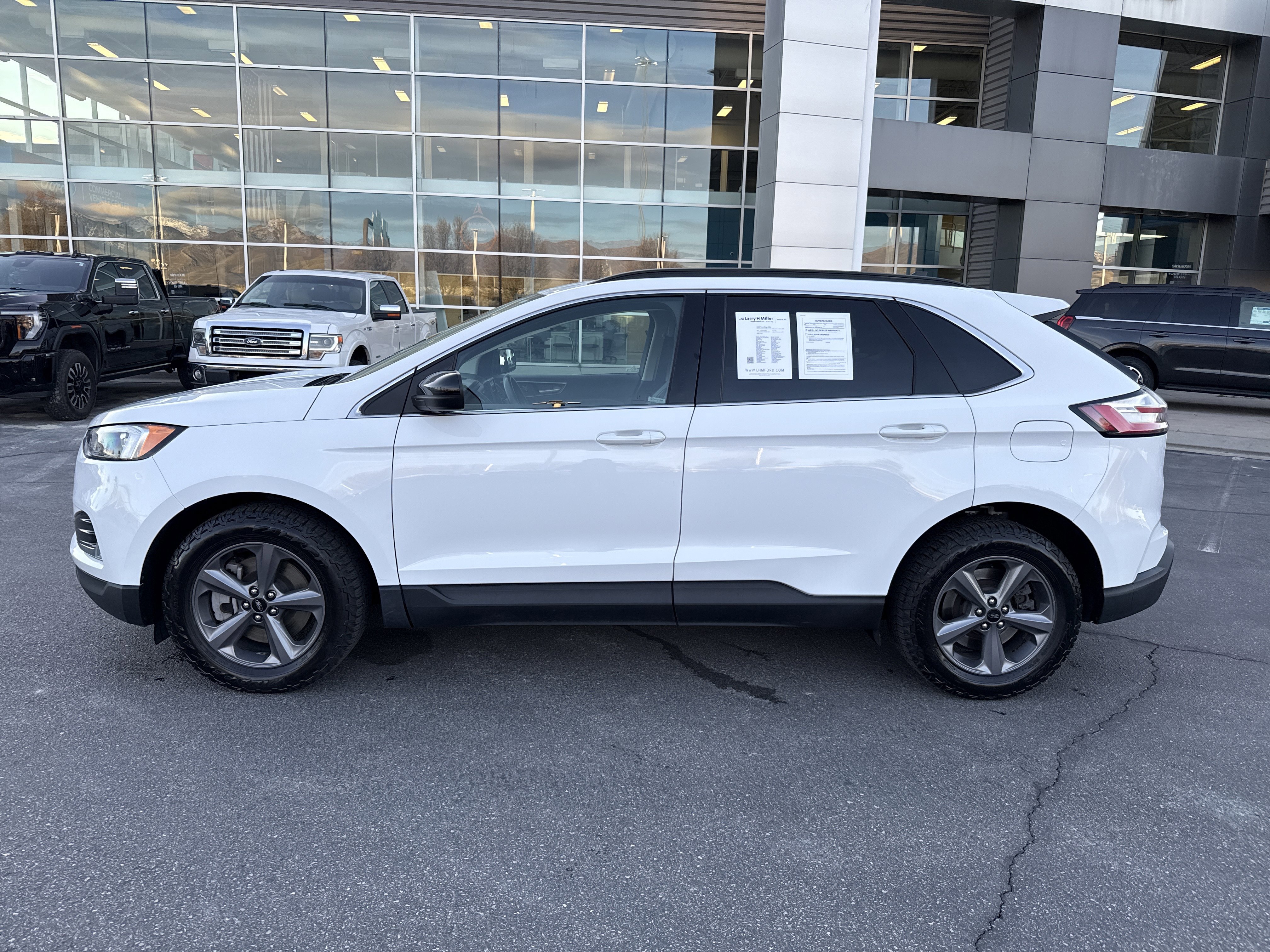 Certified 2022 Ford Edge SEL w/ Sport Appearance Package image 2