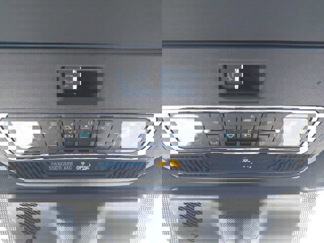 Certified 2022 Ford F150 Lightning Lariat w/ Equipment Group 511A High image 21