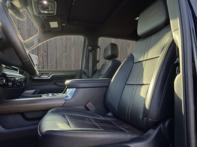 Used 2024 Chevrolet Silverado 2500 High Country w/ High Country Premium Package AWD/4WD image 13