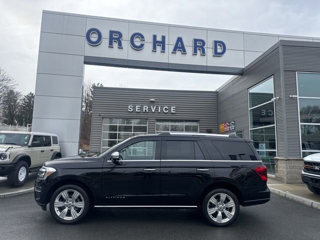 Certified 2024 Ford Expedition Platinum AWD/4WD image 2