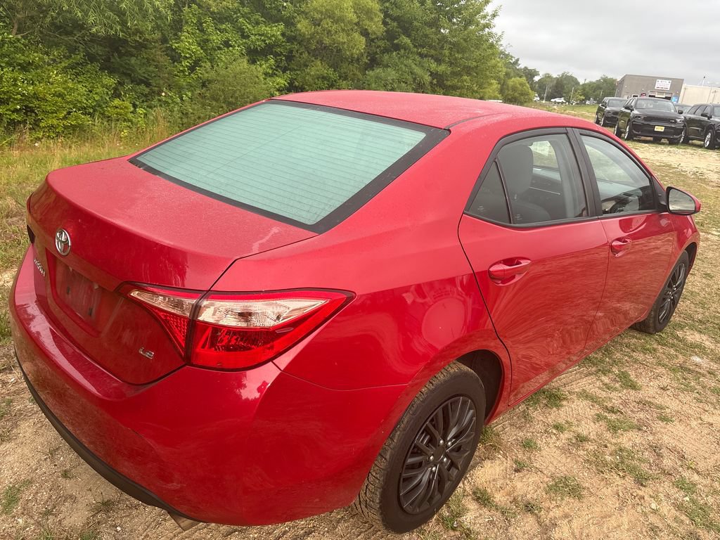 Used 2018 Toyota Corolla LE w/ Carpet Mat Package (TMS) FWD image 14