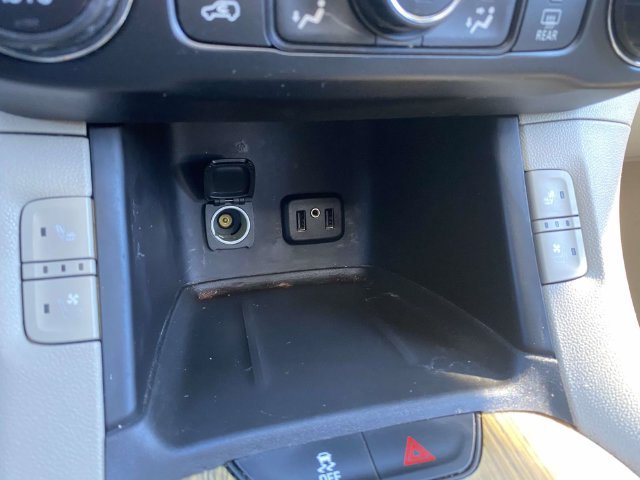 Used 2018 GMC Acadia Denali w/ Technology Package AWD/4WD image 29
