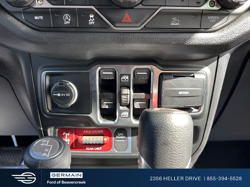 Used 2024 Jeep Wrangler Unlimited Sport AWD/4WD image 16
