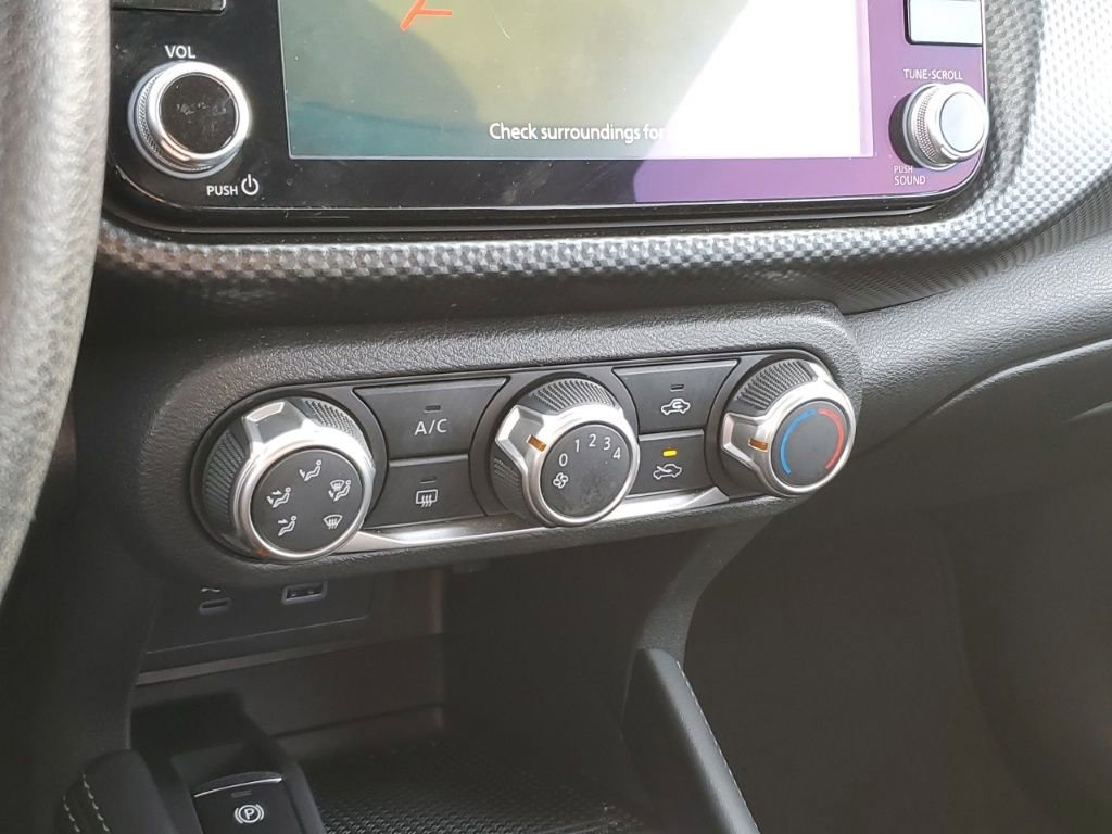 Used 2023 Nissan Kicks SV image 24