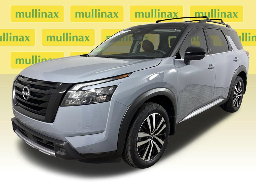 Used 2025 Nissan Pathfinder Platinum w/ Black Appearance Package FWD image 14