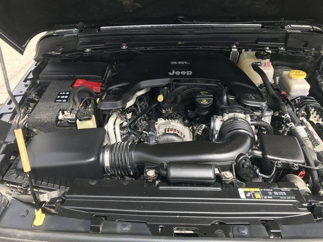 Used 2018 Jeep Wrangler Unlimited Sahara w/ Cold Weather Group image 3