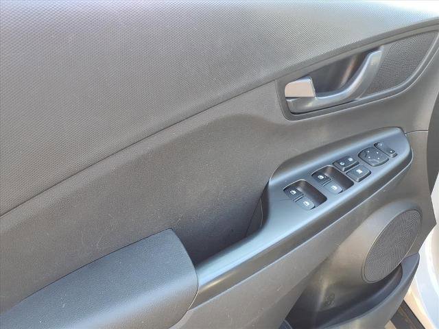 Used 2023 Hyundai Kona SEL AWD/4WD image 5