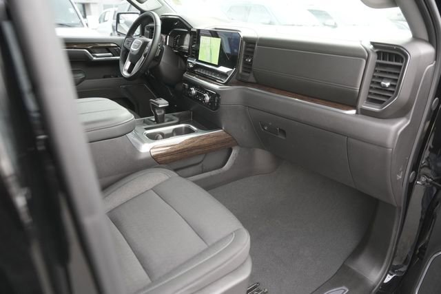 Used 2025 GMC Sierra 1500 Elevation image 17