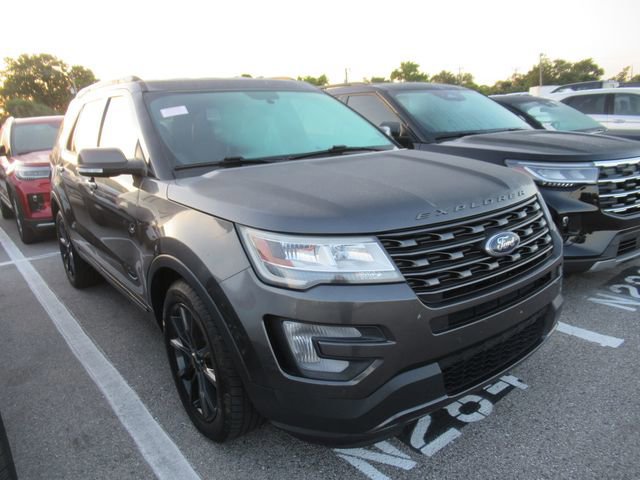 Certified 2017 Ford Explorer XLT w/ Equipment Group 202A FWD image 3
