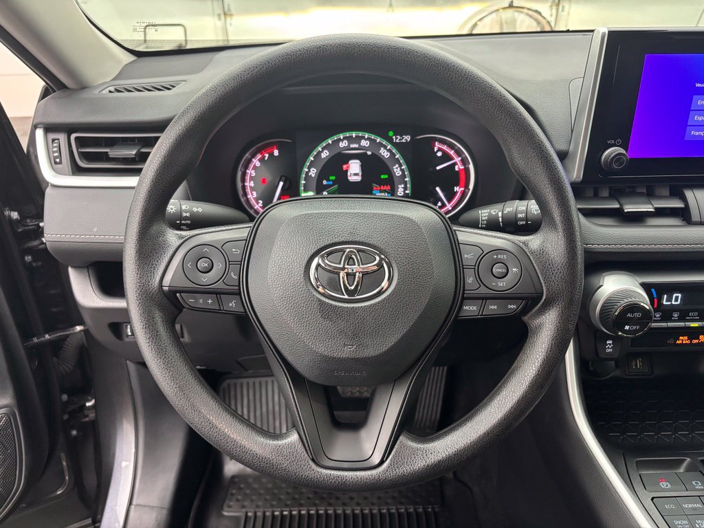 Used 2025 Toyota RAV4 XLE AWD/4WD image 20