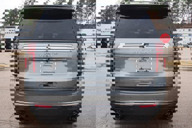 Used 2023 Chevrolet Tahoe Premier image 4