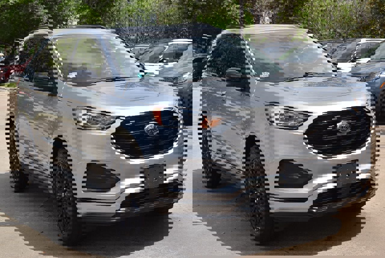 Certified 2023 Ford Edge SE w/ Black Appearance Package image 11