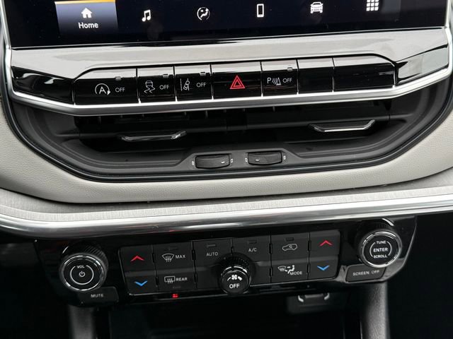 Used 2024 Jeep Compass Limited image 11