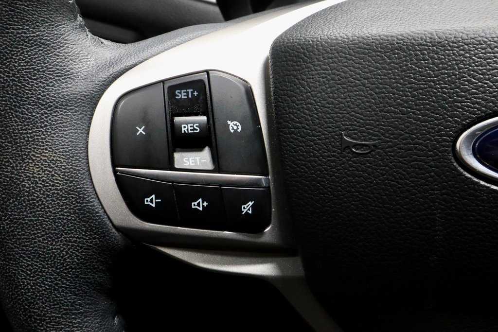 Certified 2022 Ford Explorer XLT w/ Equipment Group 202A image 27