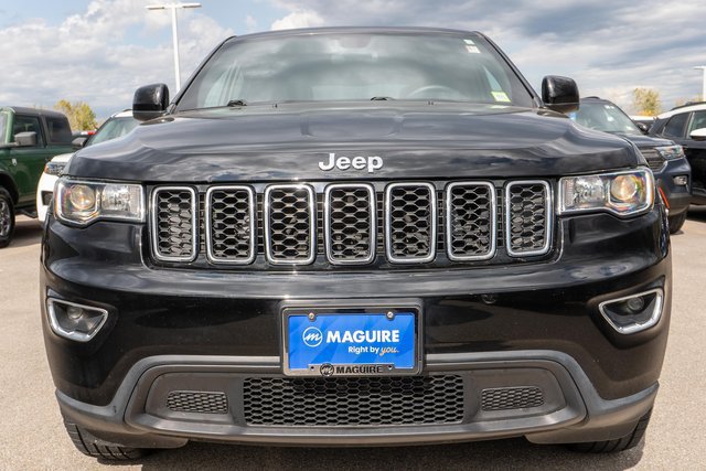 Used 2018 Jeep Grand Cherokee Laredo AWD/4WD image 3
