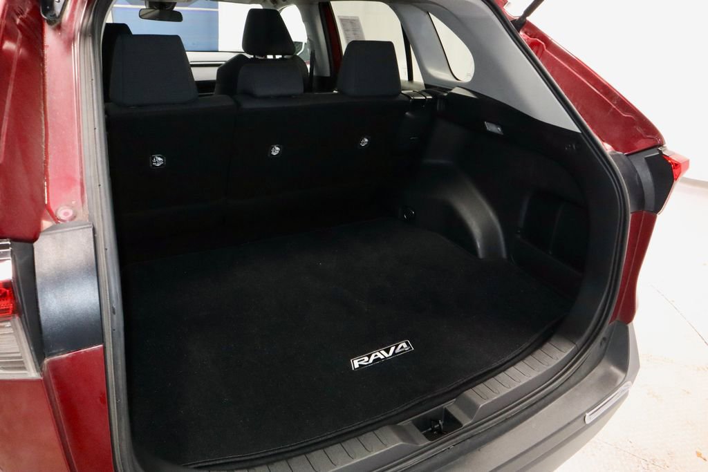 Used 2020 Toyota RAV4 LE w/ Carpet Mat Package FWD image 12