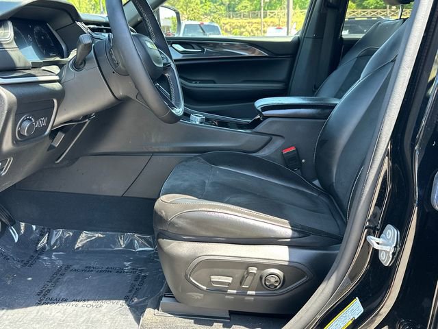 Used 2023 Jeep Grand Cherokee Altitude AWD/4WD image 9