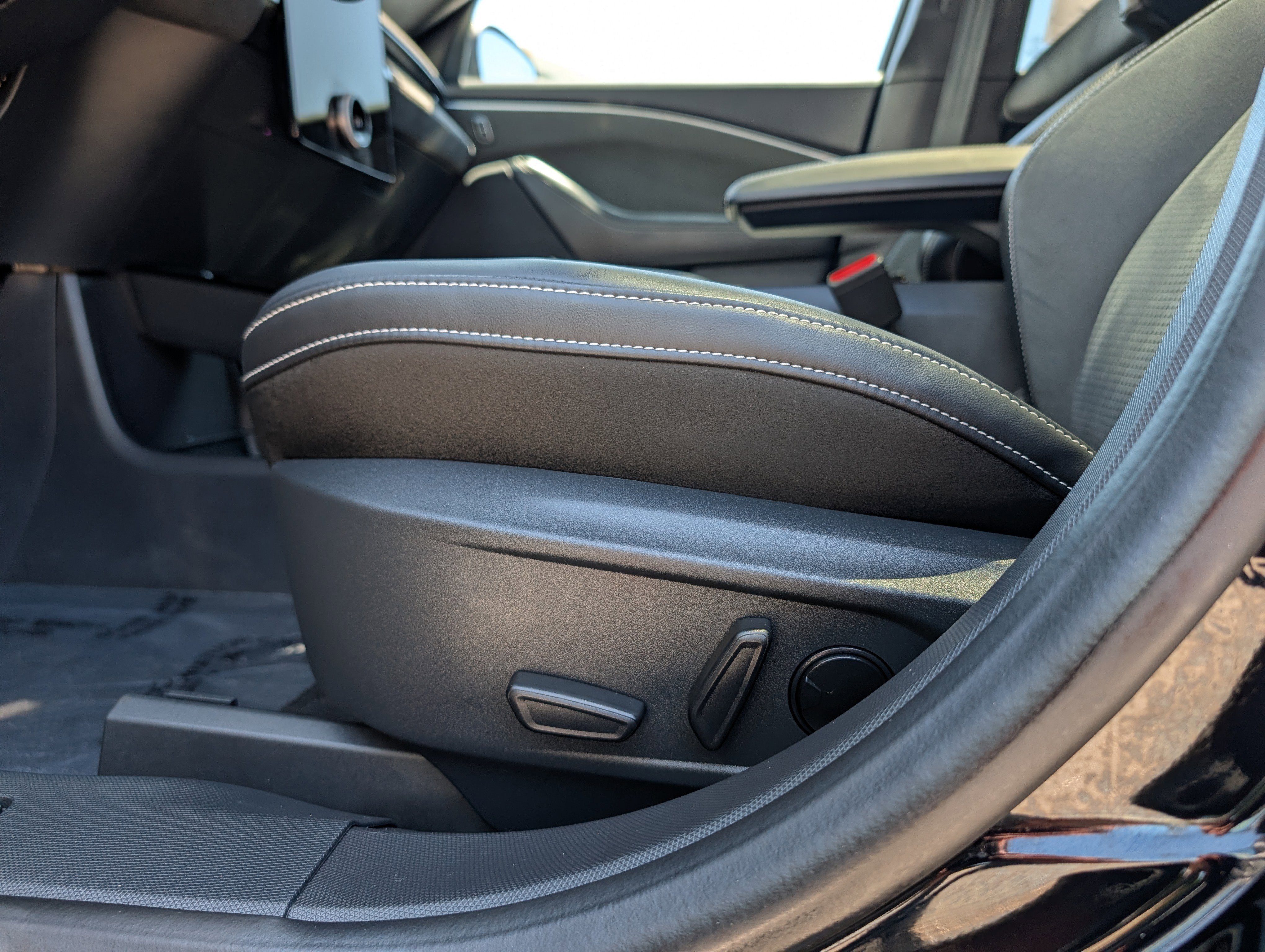 Certified 2025 Ford Mustang Mach-E GT w/ Bronze Appearance Package AWD/4WD image 26